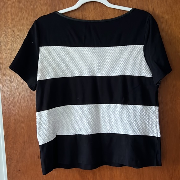 Boxy Striped Top - Picture 2 of 3